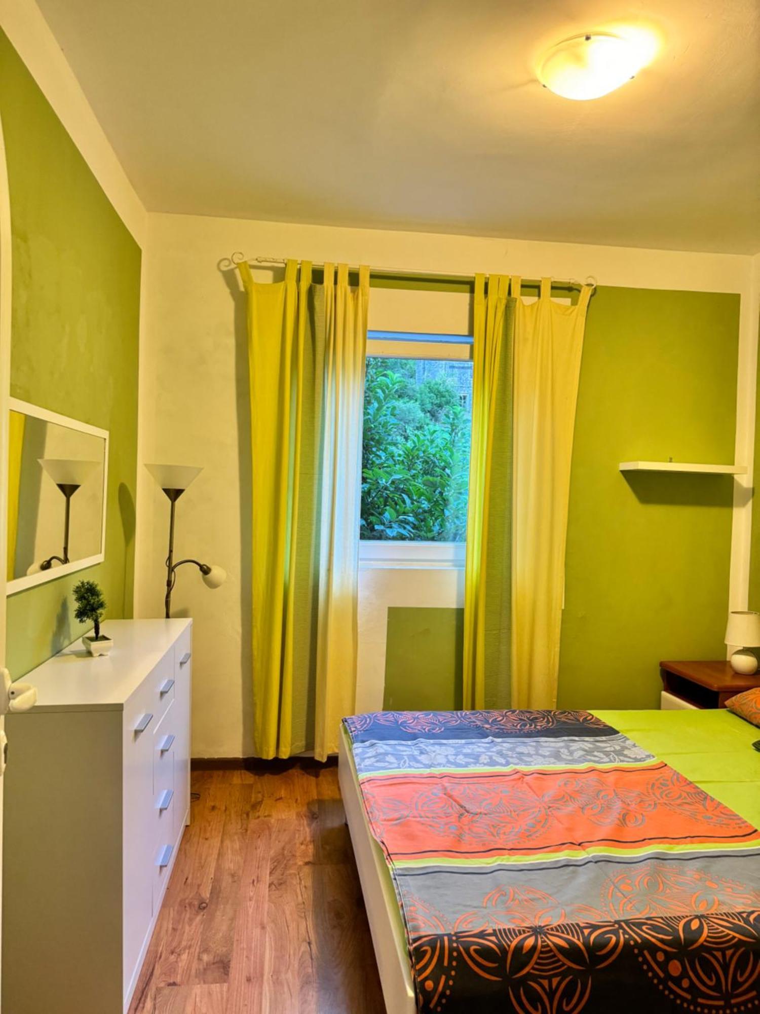 Carine Garden Apartment Risan Room photo